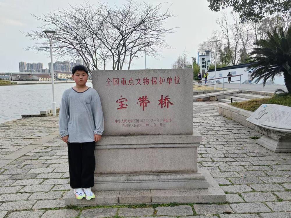 ba881e6afbeb4beab183b0552a2f3d7e.jpg