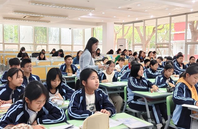 聚焦传统文化,共研写作教学----记园区初中语文学科基地学校(星海实验)组织作文研讨活动